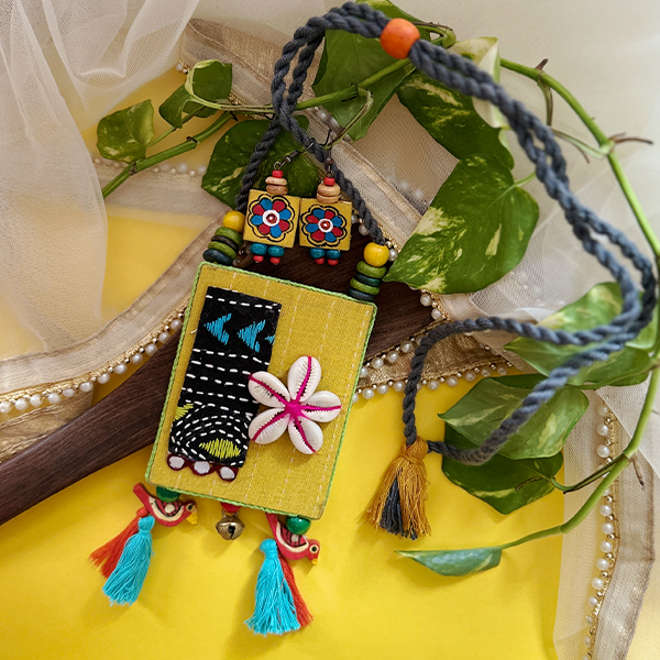 YELLOW BLACK Patola with kodi flower